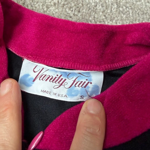 Vintage Vanity Fair Embroidered Floral House Dress Fuchsia Maxi - Picture 7 of 8